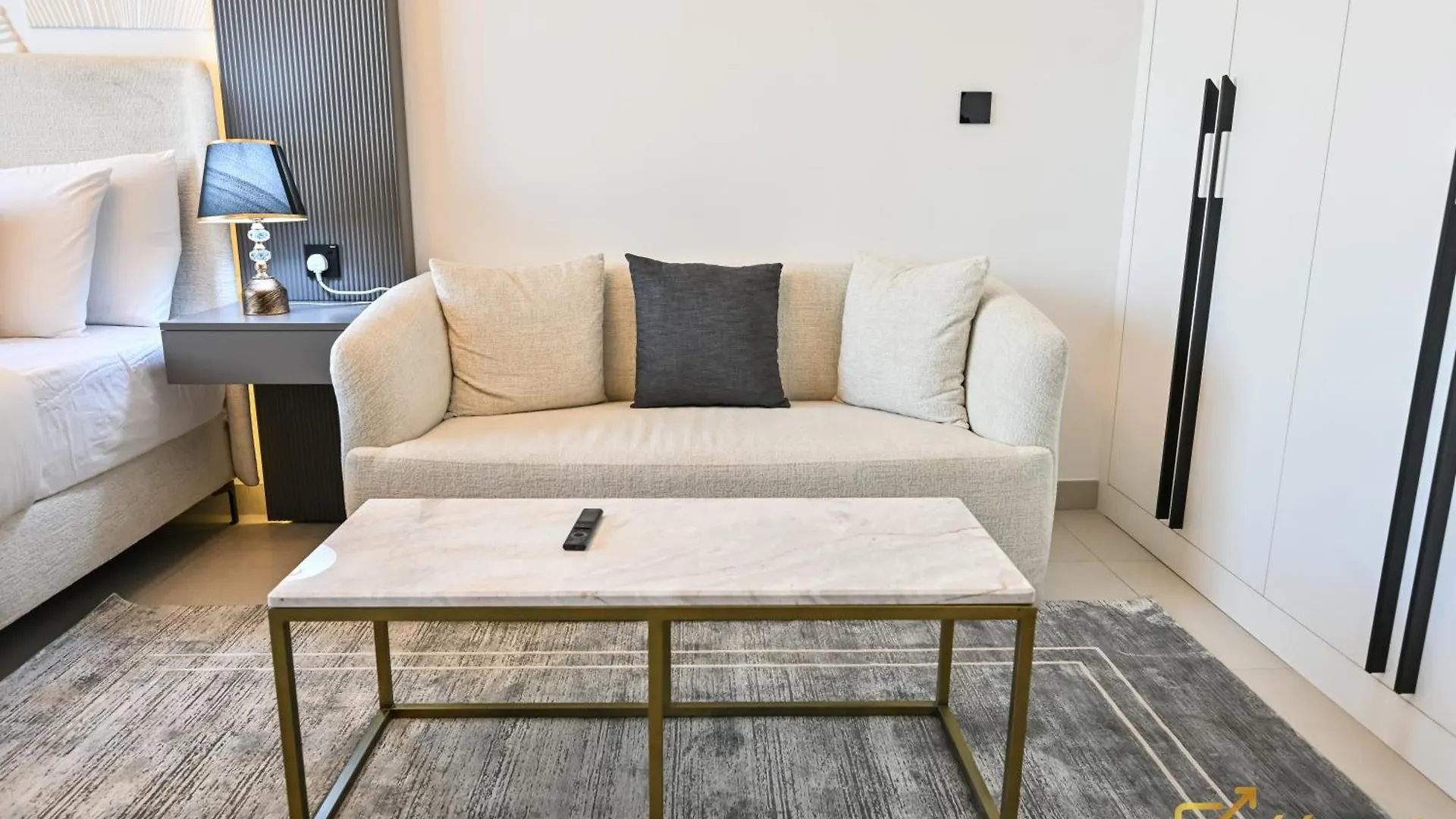 Studio In Al Furjan 5Min To Bus Stop By Deleguest Dubai 0*,