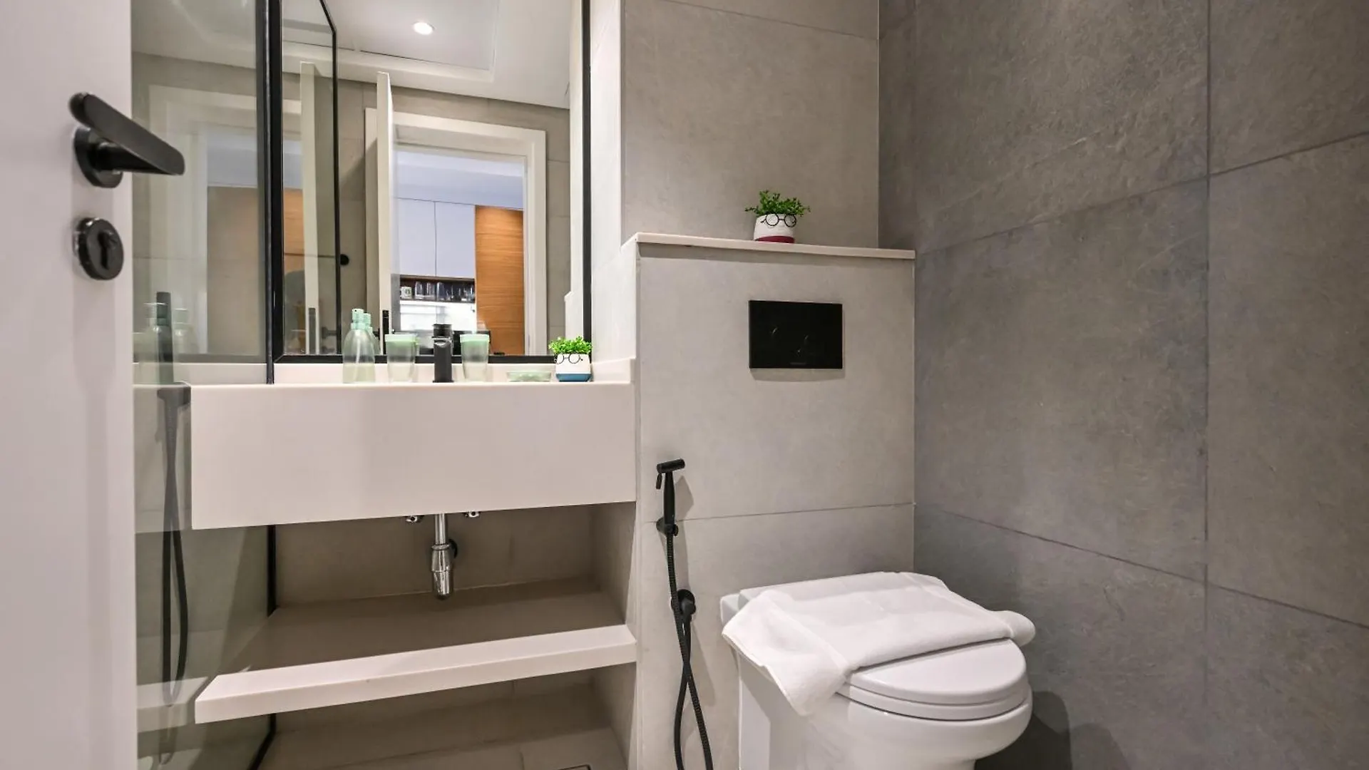 Apartment Studio In Al Furjan 5Min To Bus Stop By Deleguest Dubai United Arab Emirates